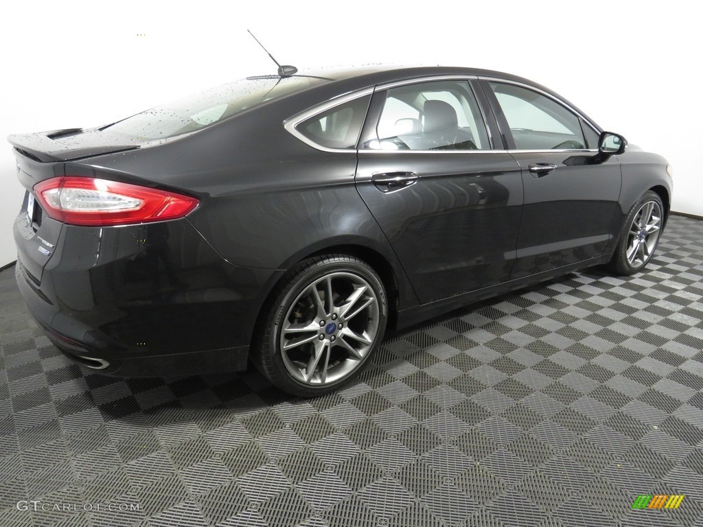 2013 Fusion Titanium AWD - Tuxedo Black Metallic / Charcoal Black photo #14