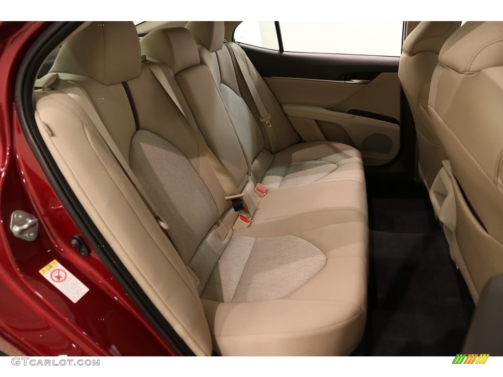 2018 Camry LE - Ruby Flare Pearl / Macadamia photo #22