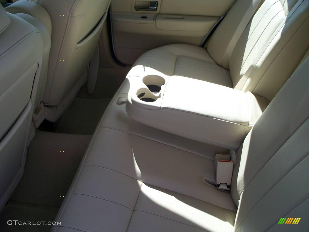 2006 Grand Marquis LS - Vibrant White / Light Camel photo #15