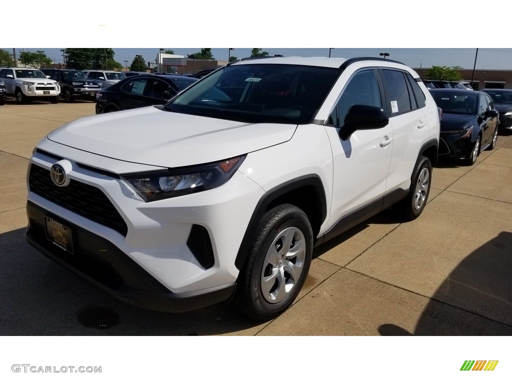 2019 RAV4 LE AWD - Super White / Black photo #1