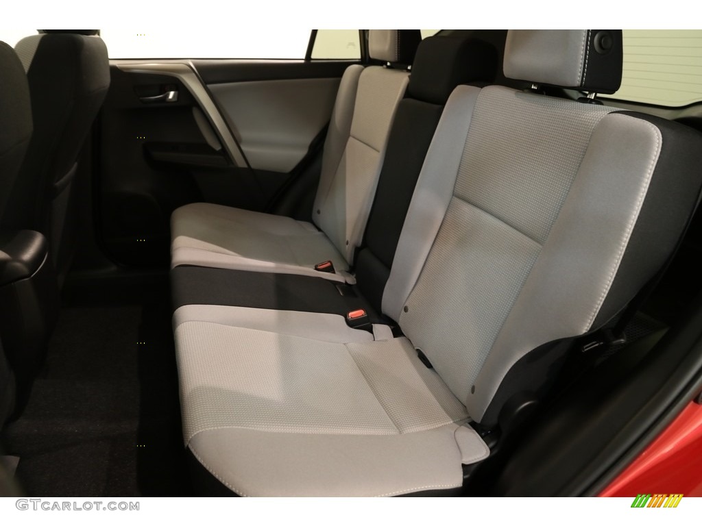 2016 RAV4 XLE AWD - Barcelona Red Metallic / Ash photo #16