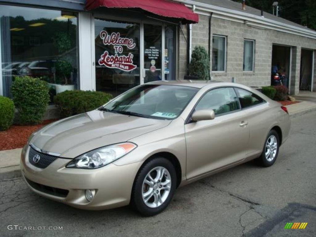 2004 Solara SE Coupe - Desert Sand Mica / Ivory photo #1