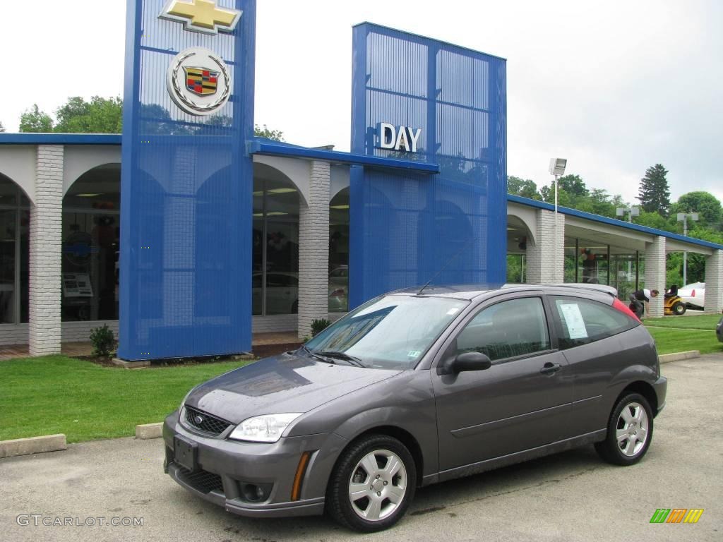 2006 Focus ZX3 SES Hatchback - Liquid Grey Metallic / Charcoal/Charcoal photo #1