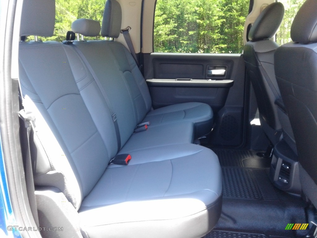 2019 3500 Tradesman Crew Cab 4x4 Chassis - Blue Streak Pearl / Black/Diesel Gray photo #14