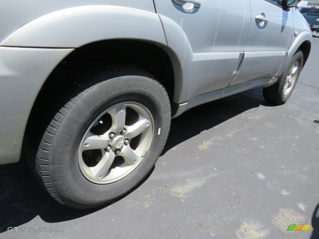 2005 Tribute s - Platinum Metallic / Dark Flint Gray photo #14