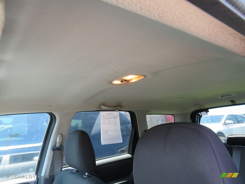 2005 Tribute s - Platinum Metallic / Dark Flint Gray photo #33