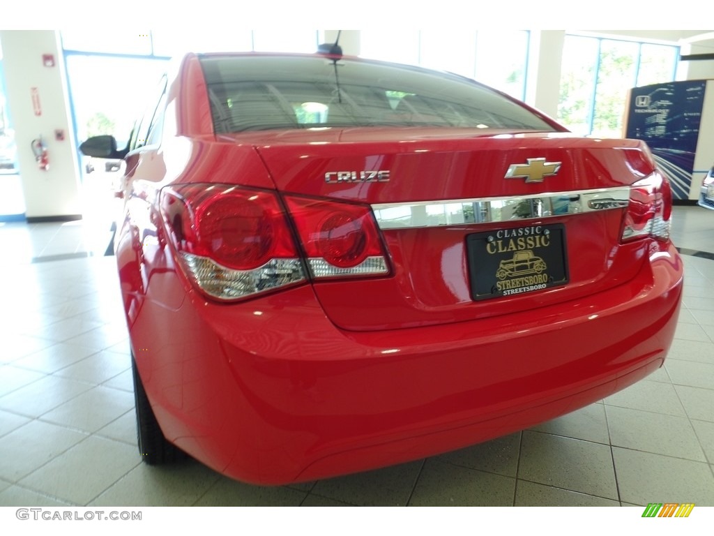 2016 Cruze Limited LS - Red Hot / Jet Black/Medium Titanium photo #9