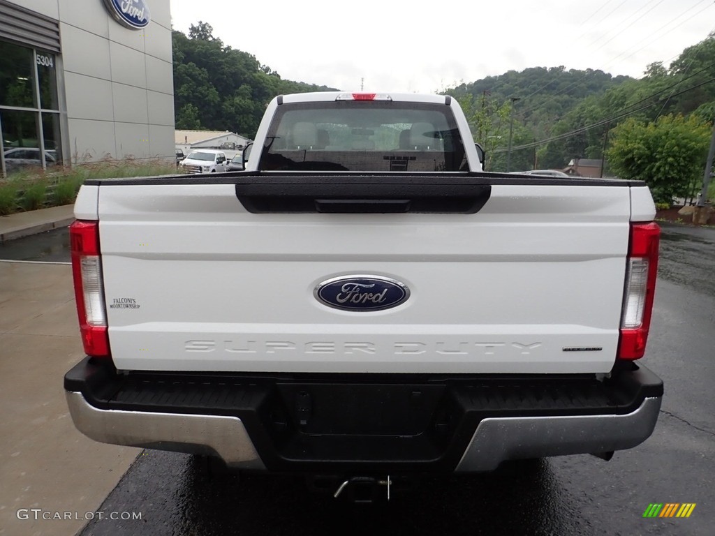 2017 F250 Super Duty XL SuperCab 4x4 - Oxford White / Medium Earth Gray photo #3