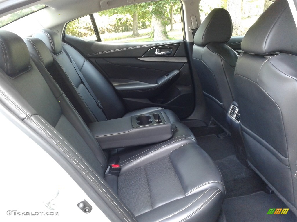 2018 Maxima SV - Brilliant Silver / Charcoal photo #13