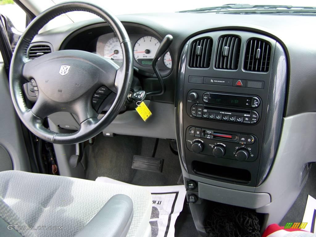 2005 Grand Caravan SXT - Brilliant Black Crystal Pearl / Medium Slate Gray photo #12
