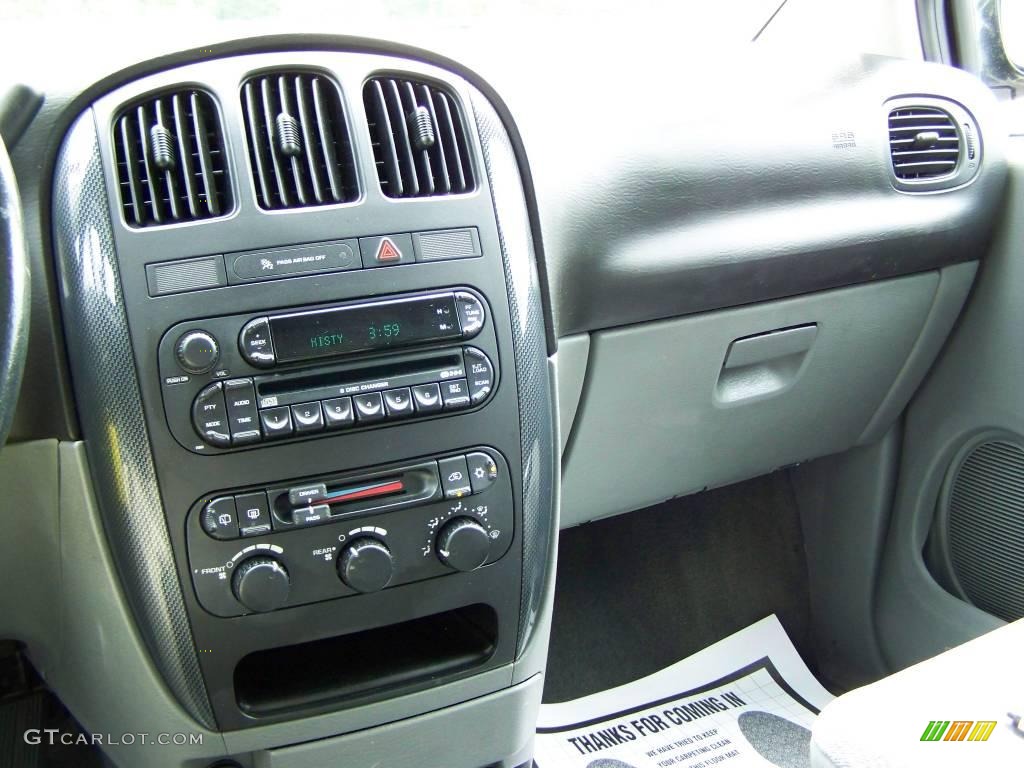 2005 Grand Caravan SXT - Brilliant Black Crystal Pearl / Medium Slate Gray photo #16