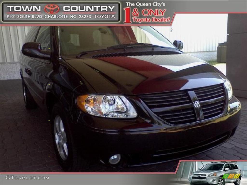 2007 Grand Caravan SXT - Brilliant Black Crystal Pearl / Dark Khaki/Light Graystone photo #1