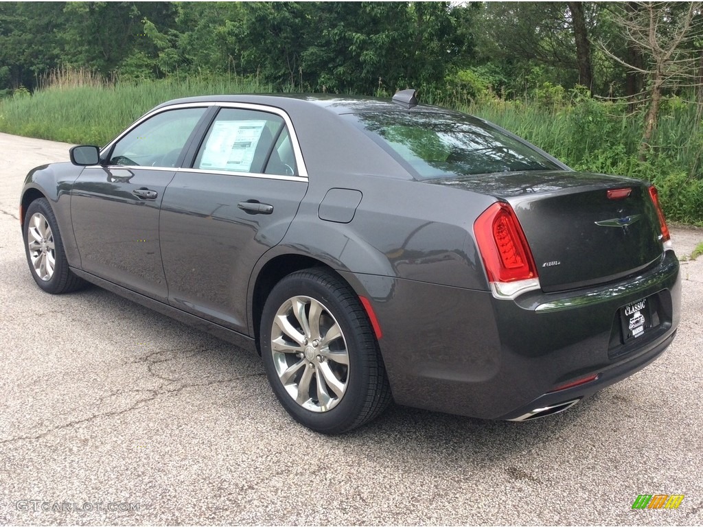 2019 300 Touring AWD - Granite Crystal Metallic / Black photo #4