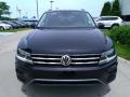 Deep Black Pearl - Tiguan SE 4MOTION Photo No. 2