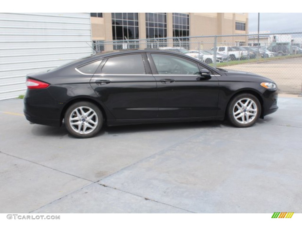 2014 Fusion SE EcoBoost - Tuxedo Black / Charcoal Black photo #10