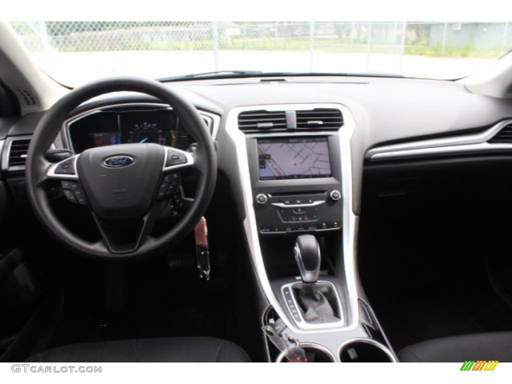 2014 Fusion SE EcoBoost - Tuxedo Black / Charcoal Black photo #21