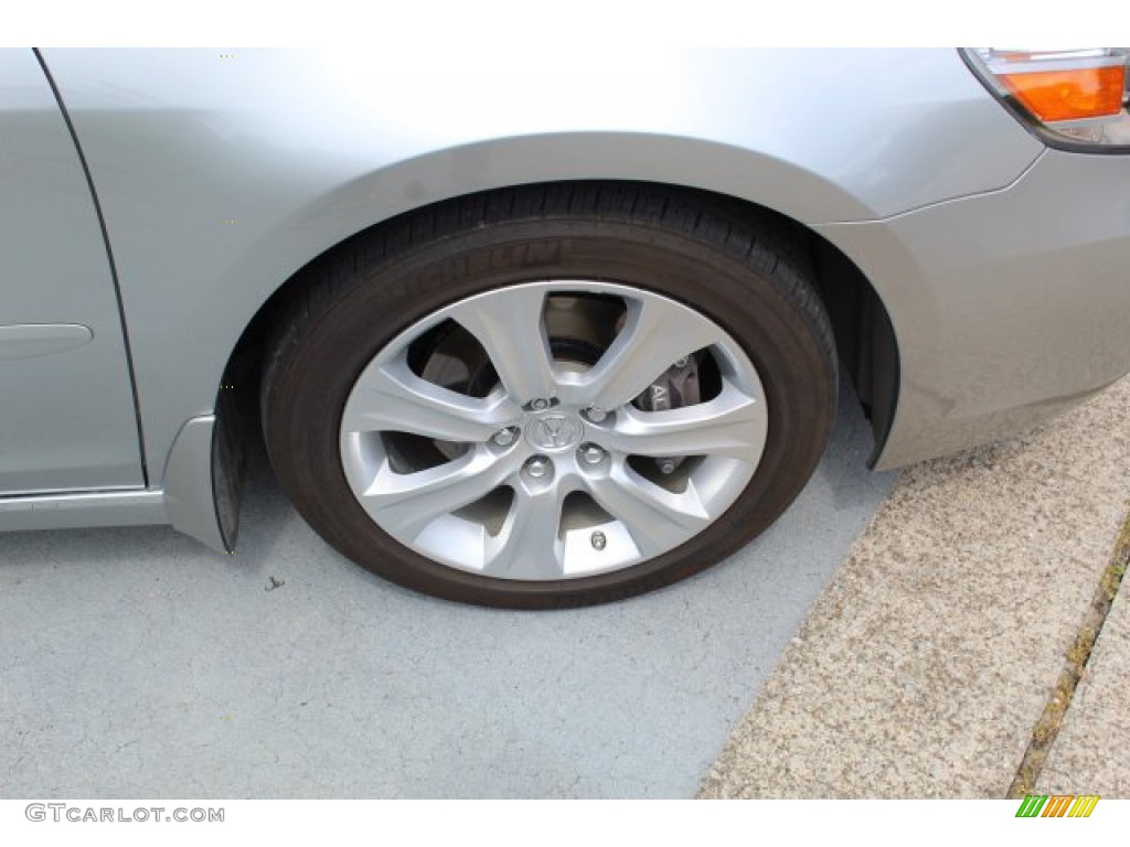 2010 RL Technology - Silver Jade Metallic / Taupe Gray photo #12