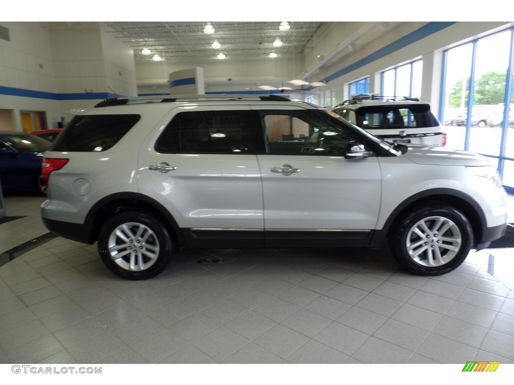 2013 Explorer XLT 4WD - Ingot Silver Metallic / Charcoal Black photo #5