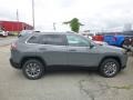 Sting-Gray - Cherokee Latitude Plus 4x4 Photo No. 6