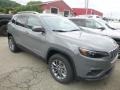 Sting-Gray - Cherokee Latitude Plus 4x4 Photo No. 7