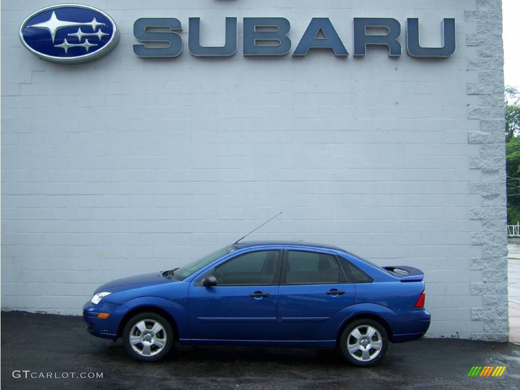 2005 Focus ZX4 SES Sedan - French Blue Metallic / Dark Flint/Light Flint photo #13