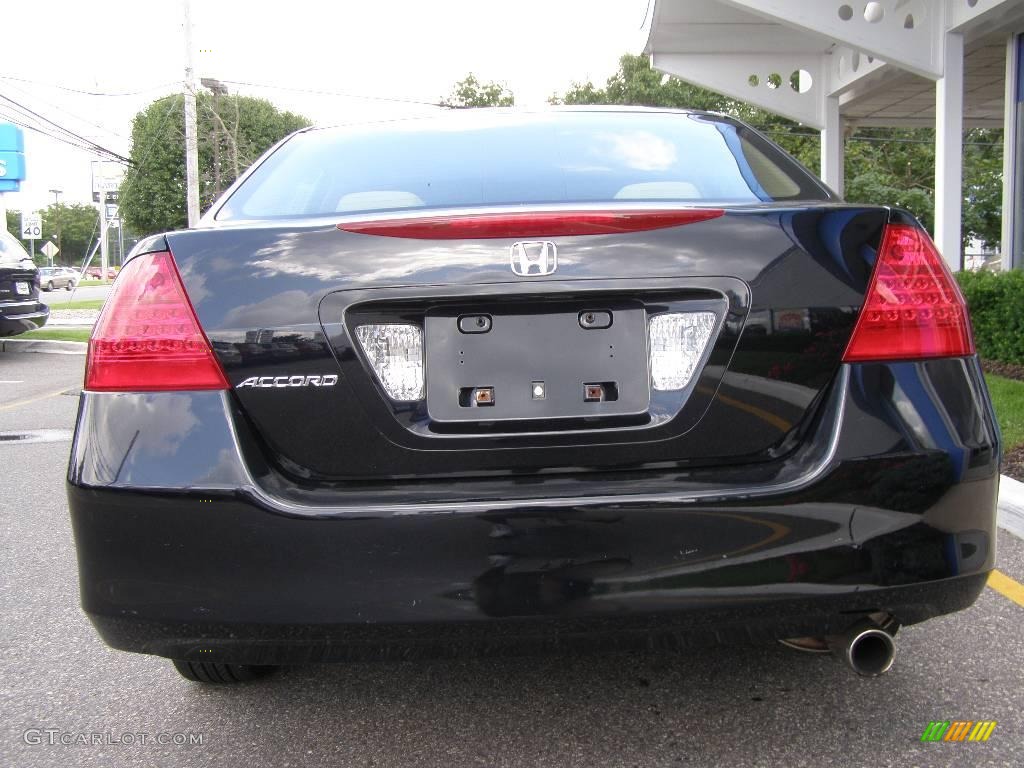 2006 Accord SE Sedan - Nighthawk Black Pearl / Ivory photo #5