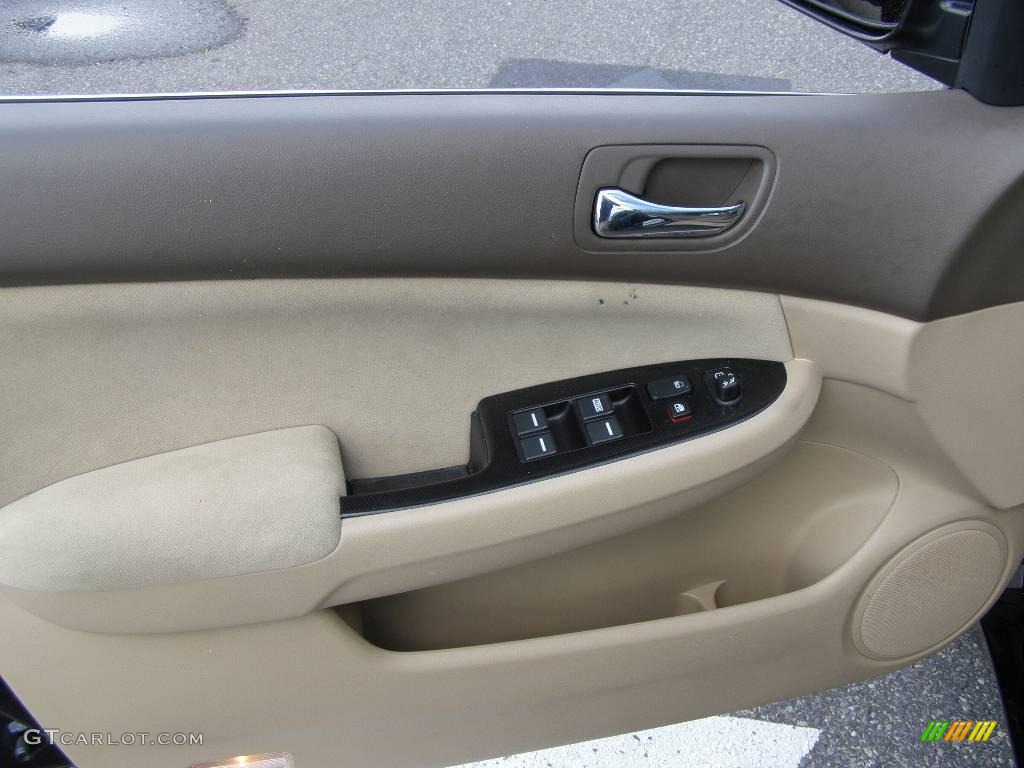 2006 Accord SE Sedan - Nighthawk Black Pearl / Ivory photo #8