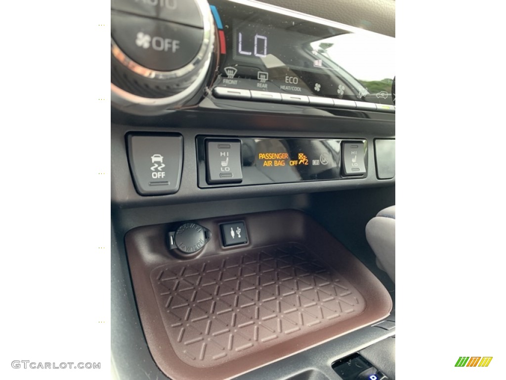 2019 RAV4 Limited AWD Hybrid - Silver Sky Metallic / Light Gray photo #44