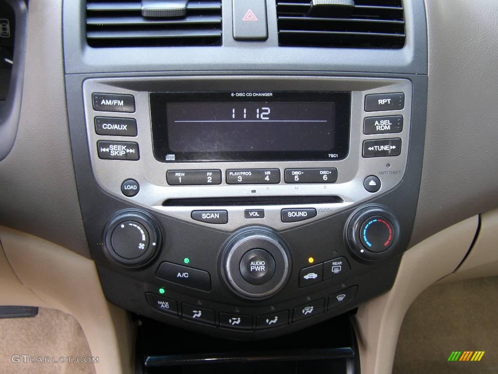 2006 Accord SE Sedan - Nighthawk Black Pearl / Ivory photo #11