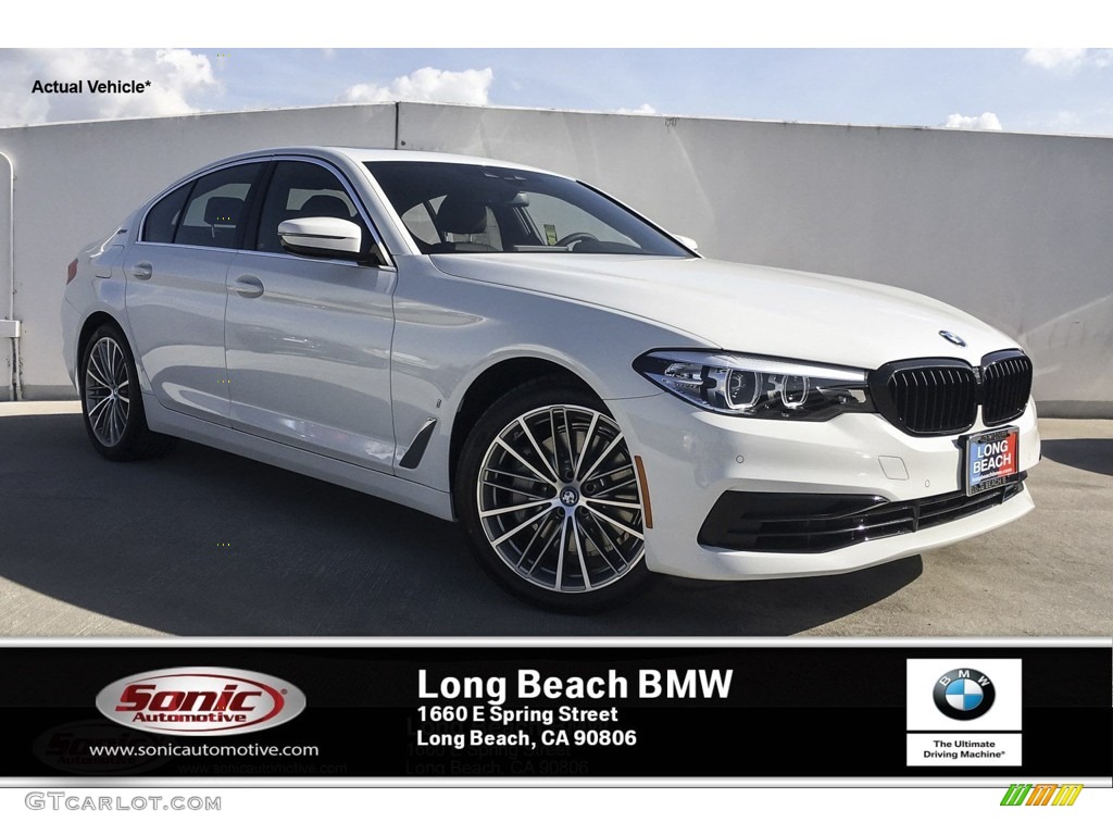 2019 5 Series 530e iPerformance Sedan - Alpine White / Black photo #1