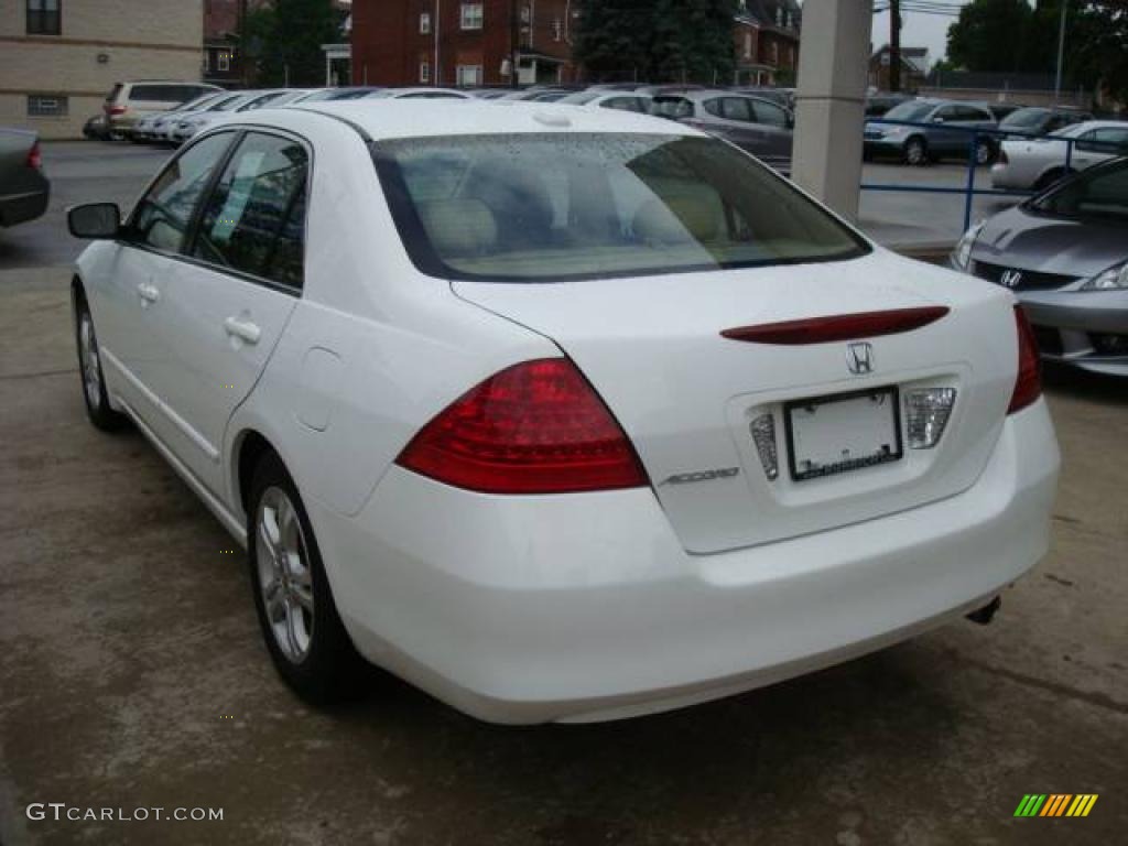 2006 Accord EX-L Sedan - Taffeta White / Ivory photo #2