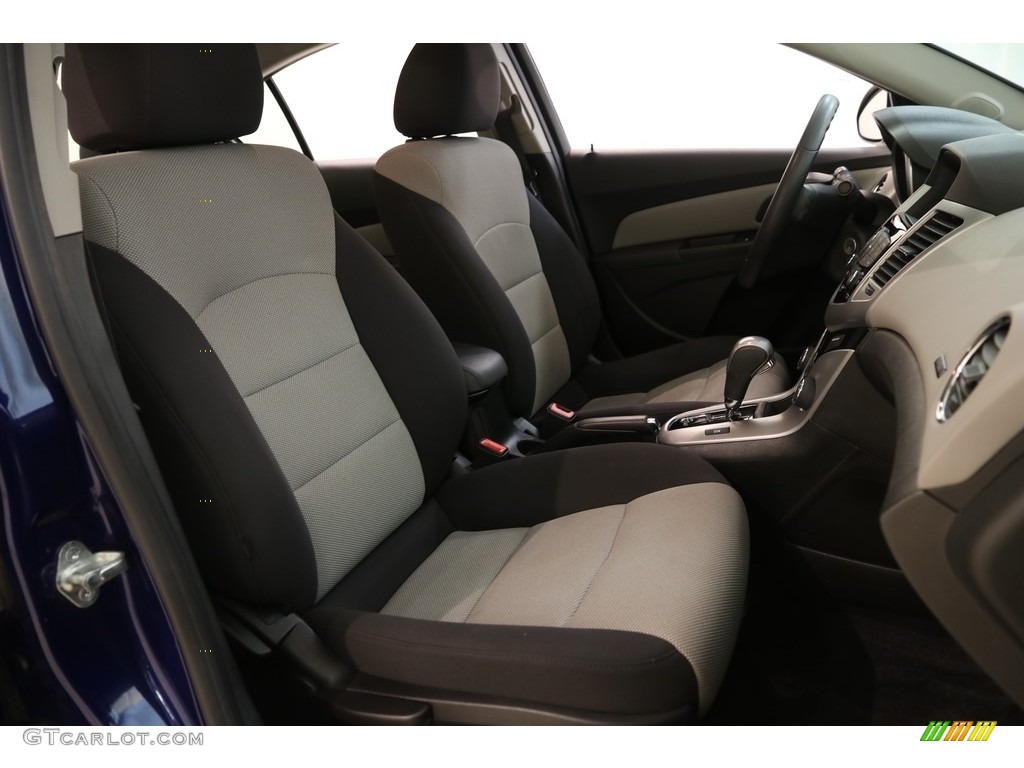 2013 Cruze LS - Blue Topaz Metallic / Jet Black/Medium Titanium photo #13