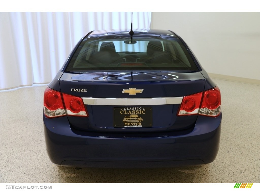 2013 Cruze LS - Blue Topaz Metallic / Jet Black/Medium Titanium photo #16