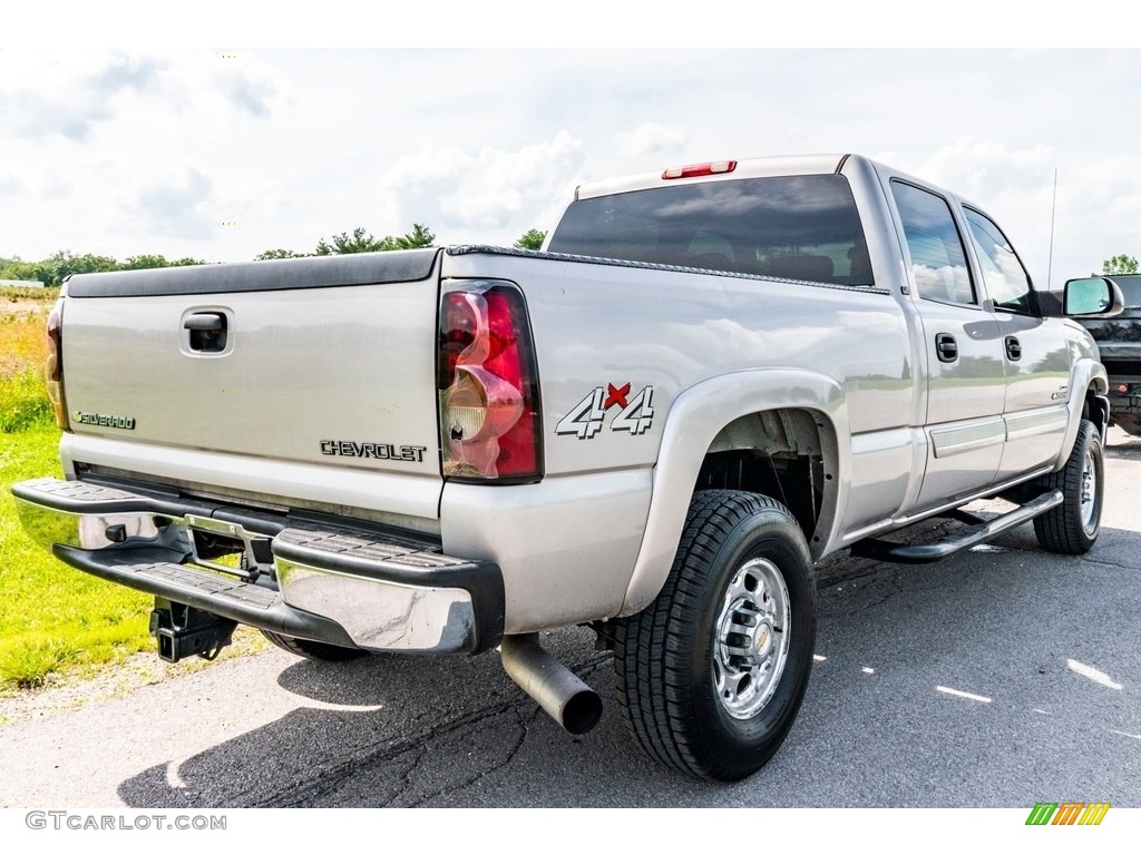 2004 Silverado 2500HD LT Crew Cab 4x4 - Sandstone Metallic / Tan photo #3
