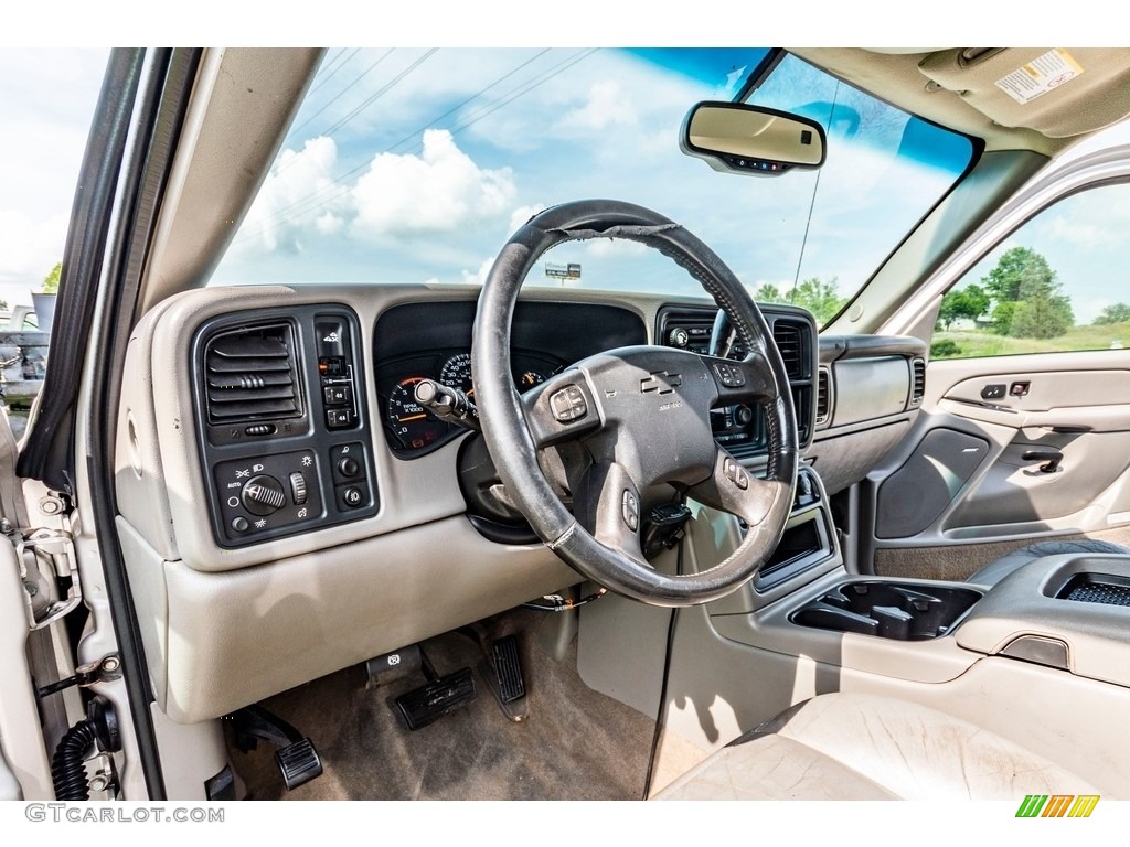2004 Silverado 2500HD LT Crew Cab 4x4 - Sandstone Metallic / Tan photo #10