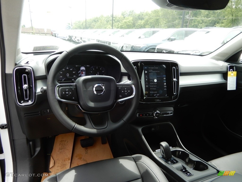 Charcoal Interior 2020 Volvo XC40 T5 Momentum AWD Photo #133923384