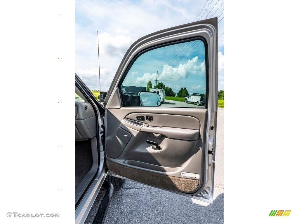 2004 Silverado 2500HD LT Crew Cab 4x4 - Sandstone Metallic / Tan photo #29