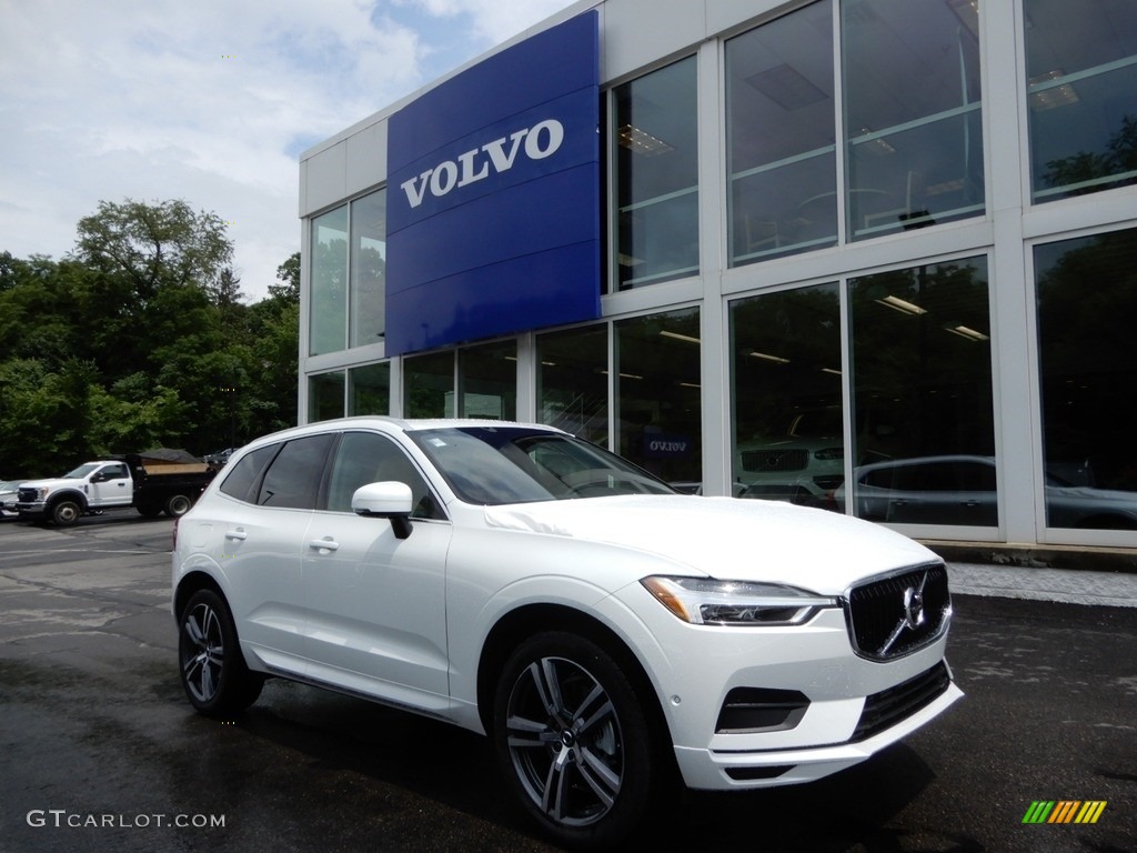 2019 Volvo XC60 T6 AWD Momentum Exterior Photos