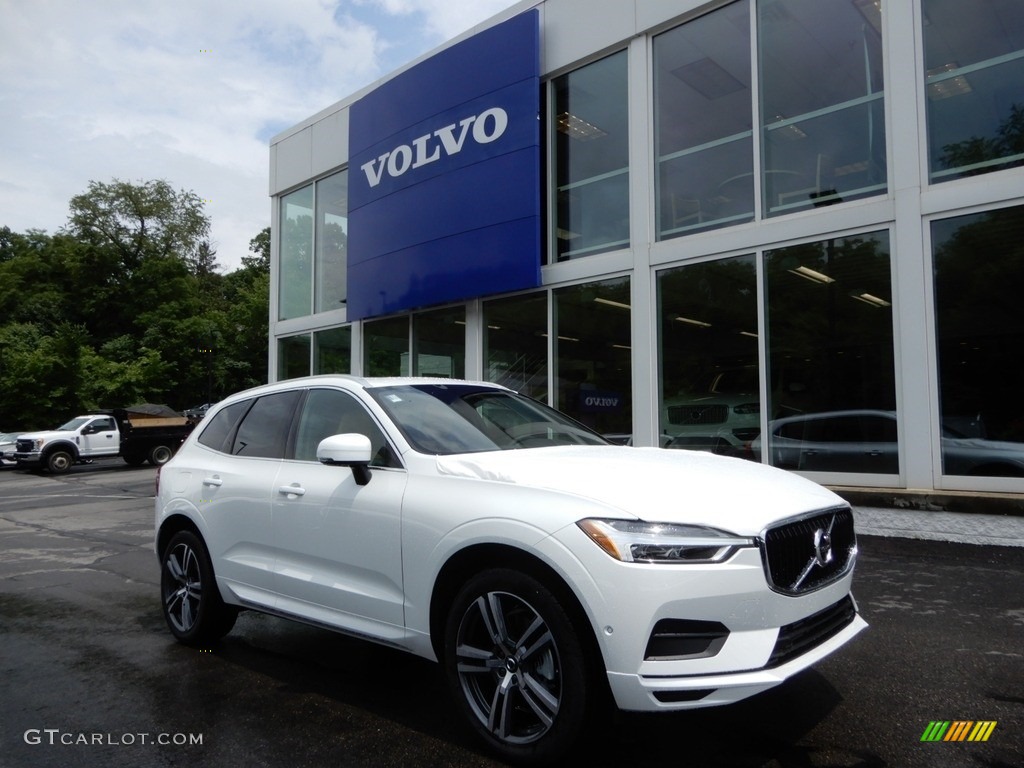 2019 XC60 T6 AWD Momentum - Crystal White Metallic / Amber photo #1