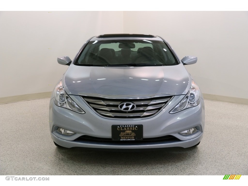 2013 Sonata SE - Iridescent Silver Blue Pearl / Black photo #2