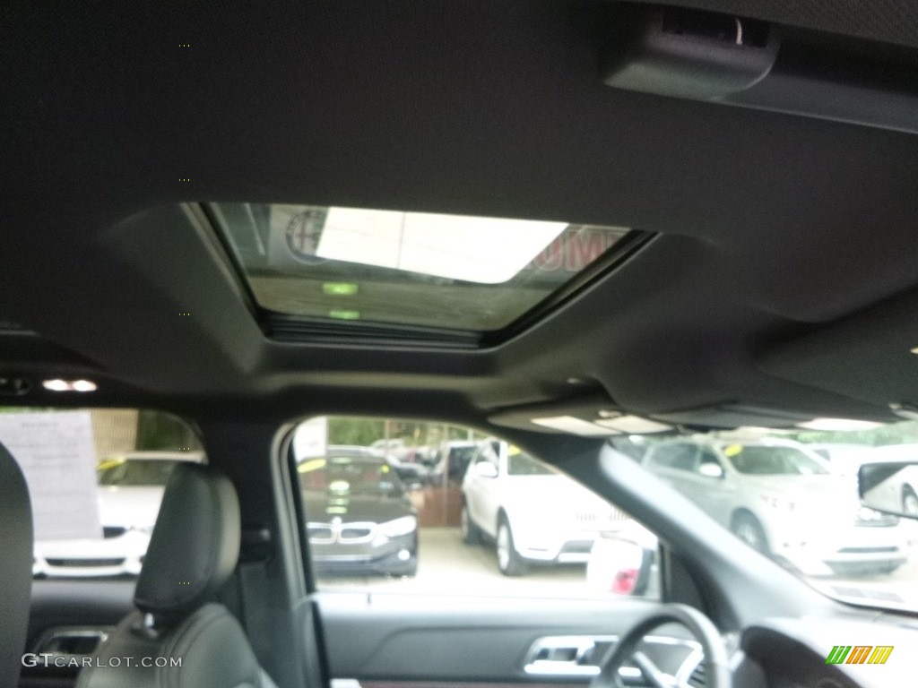 2019 Explorer Limited 4WD - Agate Black / Medium Black photo #13