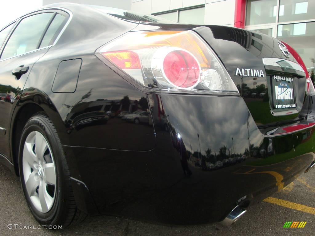 2007 Altima 2.5 S - Super Black / Charcoal photo #16