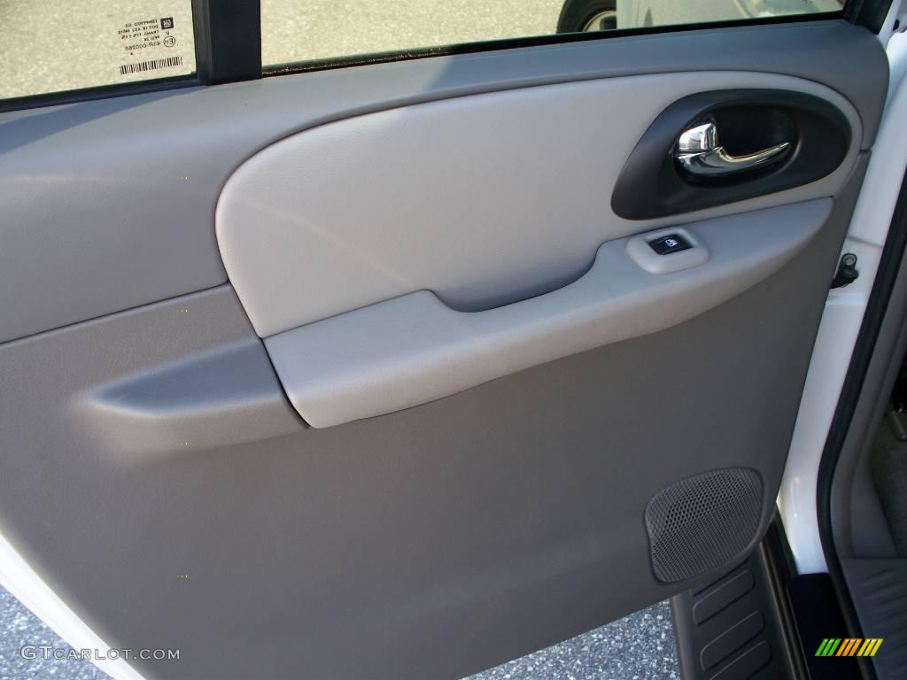 2005 TrailBlazer EXT LS - Summit White / Light Gray photo #16