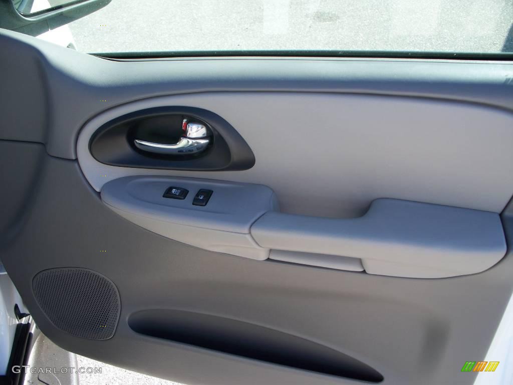 2005 TrailBlazer EXT LS - Summit White / Light Gray photo #18