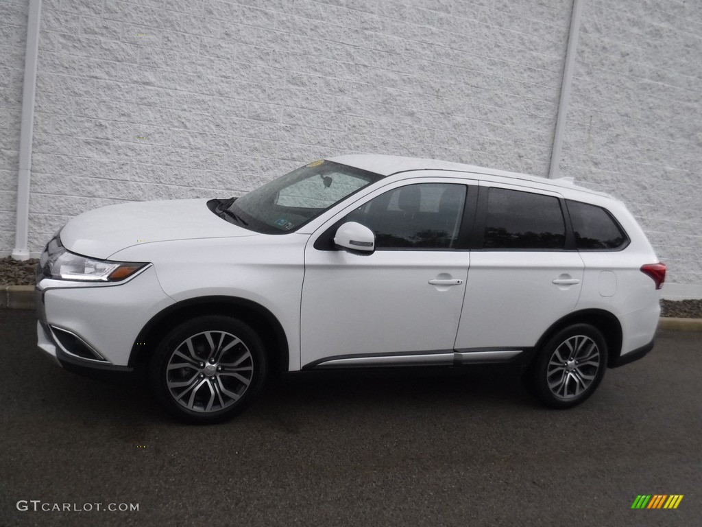 2018 Outlander SE S-AWC - Diamond White Pearl / Black photo #2