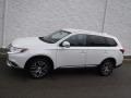 Diamond White Pearl - Outlander SE S-AWC Photo No. 2