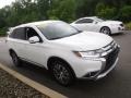 Diamond White Pearl - Outlander SE S-AWC Photo No. 6