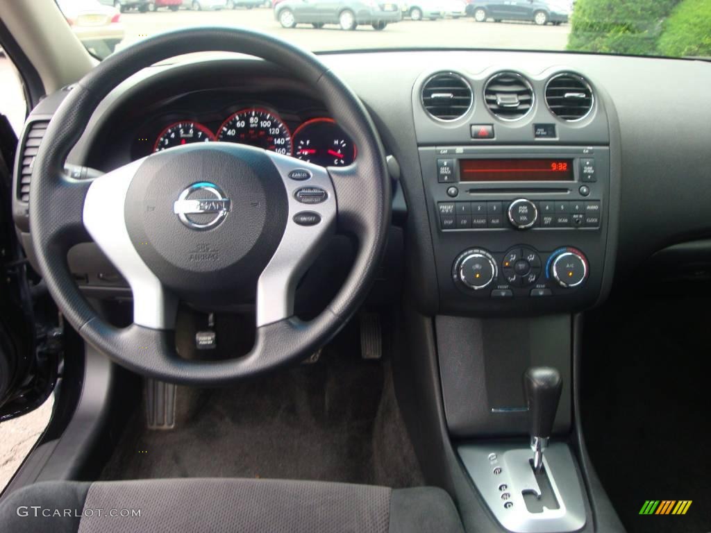 2007 Altima 2.5 S - Super Black / Charcoal photo #30