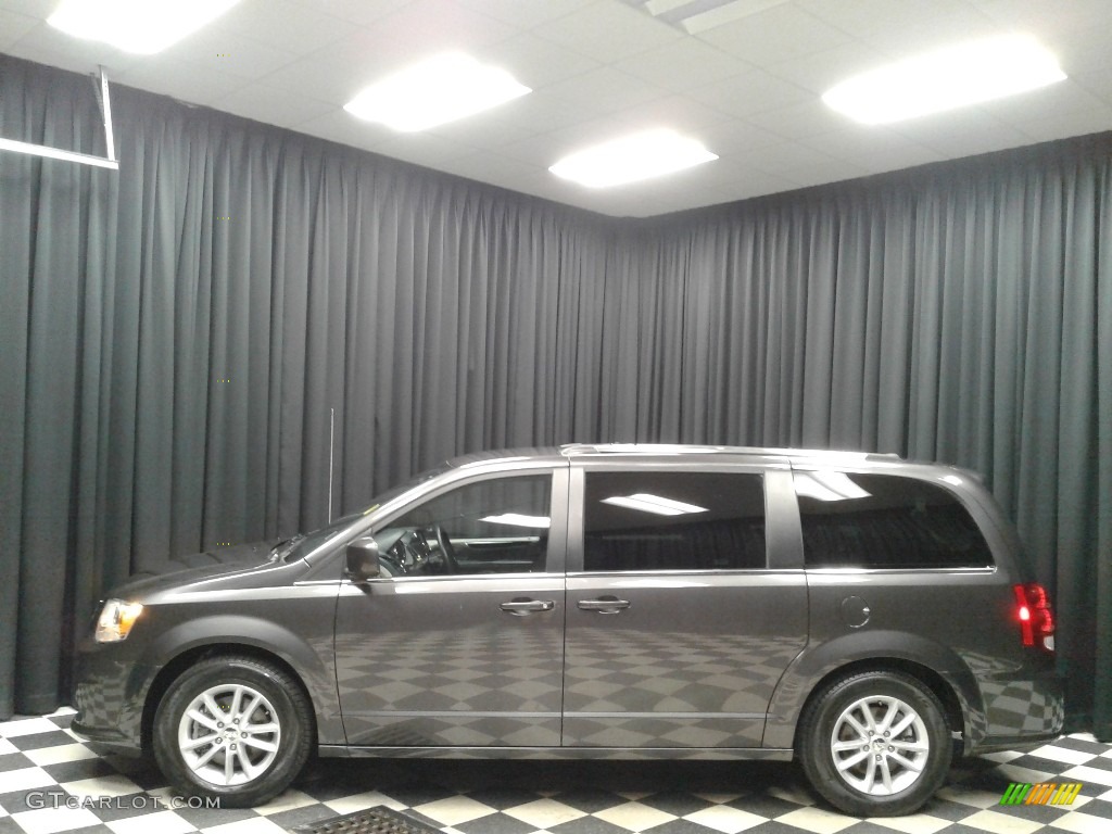 2018 Grand Caravan SXT - Granite Pearl / Black/Light Graystone photo #1