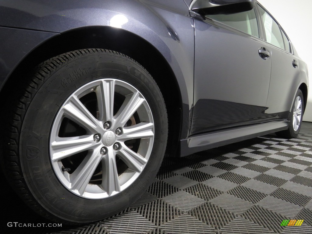 2010 Legacy 2.5i Premium Sedan - Graphite Gray Metallic / Off Black photo #8